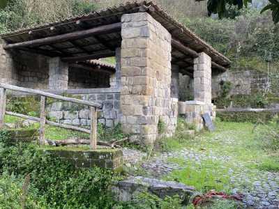 Pi� in basso, ma pi� vicino al centro storico, c�� invece il lavatoio �Bocca�...
